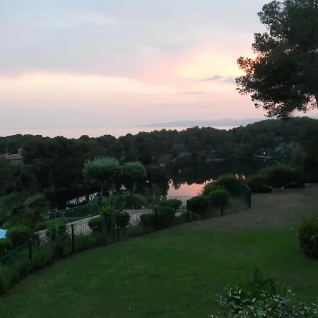 Le Beau Rivage T3 Vue Mer, Piscine, Lac&forêt Apartamento *